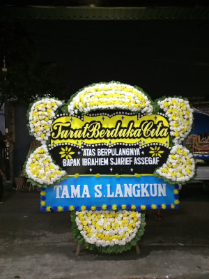 Papan Bunga Duka di Sinartanjung